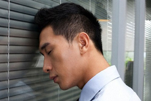 Đi chúc Tết liền chạm mặt chồng cũ của vợ, đang định mặc kệ thì anh ta lại nói câu cảm ơn khiến tôi giận dữ xô xát ngay tại sân nhà vợ