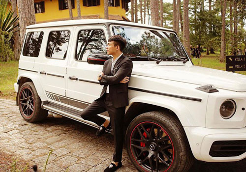 Những đại gia nổi tiếng chăm con cưng chiều vợ hết mực