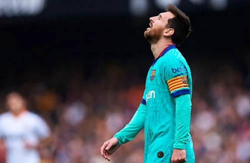 Messi đang chán nản.