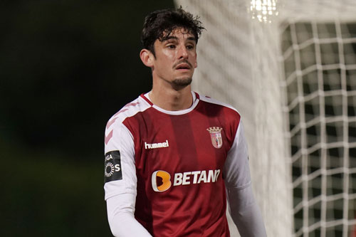 Chi 30 triệu euro, Barca đánh bại M.U để có truyền nhân của Reyes