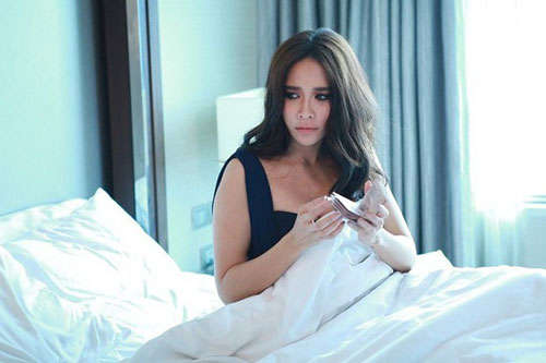 Màn đối đầu của 2 bên gia đình khiến em nghẹt thở, mẹ chồng tặng quà cưới 10 cây vàng đã vội vênh mặt thì món quà khủng của nhà em đủ khiến bà cúi đầu