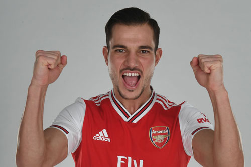 Arsenal đón thêm viện binh ngày cuối kỳ chuyển nhượng