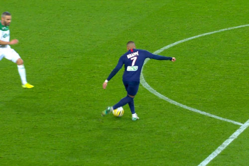 CLIP: Những pha rabona siêu đẳng trên sân cỏ