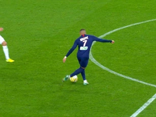CLIP: Những pha rabona siêu đẳng trên sân cỏ