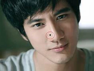 Đàn ông sở hữu tướng nốt ruồi này có quý tướng, sau 30 tuổi cuộc sống viên mãn giàu có hơn người