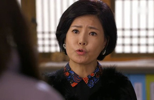 Sợ cháu bị nhiễm virus corona, mẹ chồng bắt vợ chồng tôi phải đưa con vào bệnh viện điều trị khẩn cấp, vợ chồng tôi phản đối thì bà tự ý bế cháu vào viện nằm