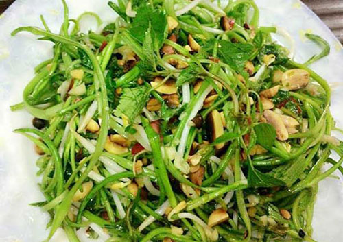 Biến tấu với món nộm rau muống giòn sần sật, ngon xoắn lưỡi cứ làm theo cách đơn giản này