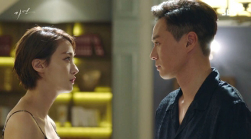 Đêm tân hôn kiểm phong bì cưới, tôi đau đớn đến rụng rời nhìn thấy món quà bất ngờ mà sếp gửi