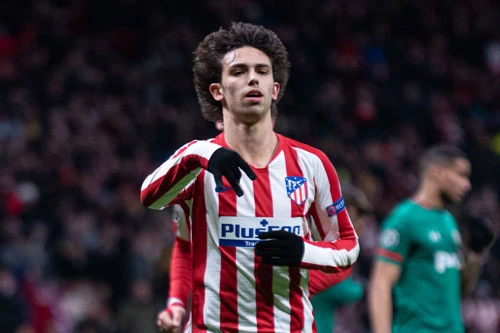 Tiền vệ tấn công: Joao Felix (Atletico Madrid, 20 tuổi, 100 triệu euro).