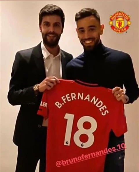 Bruno Fernandes khoe số áo mới tại M.U