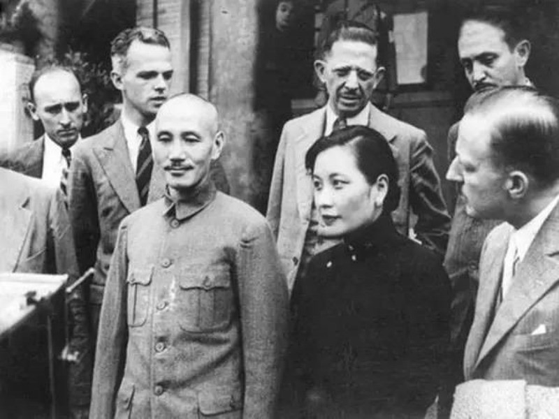 Vì sao Tống Mỹ Linh kiên quyết không muốn an táng cạnh chồng?