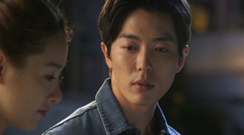 Gặp lại nhân tình 5 năm trước của anh, tôi bám theo để rồi chết điếng trước cảnh tượng trước mắt