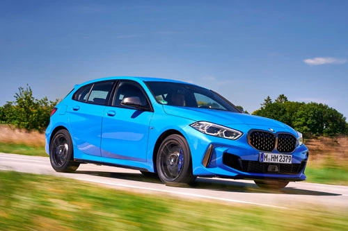 4. BMW M135i (thời gian tăng tốc từ 0-100 km/h: 4,8 giây).