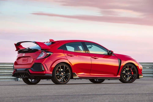 5. Honda Civic Type R (thời gian tăng tốc từ 0-100 km/h: 5 giây).