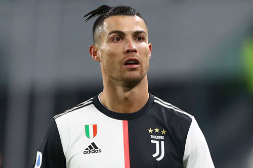 Ronaldo lần đầu nhận giải thưởng 'Cầu thủ xuất sắc nhất tháng' tại Serie A