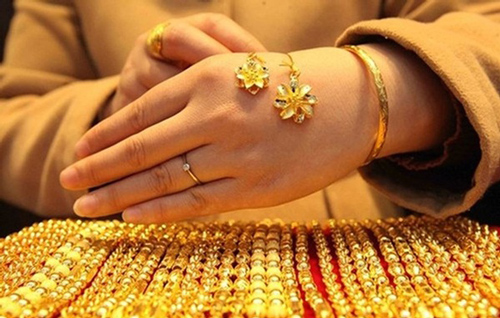 Mua vàng ngày Thần tài mùng 10 tháng Giêng cần chú ý gì để hưởng trọn lộc lá cả năm?