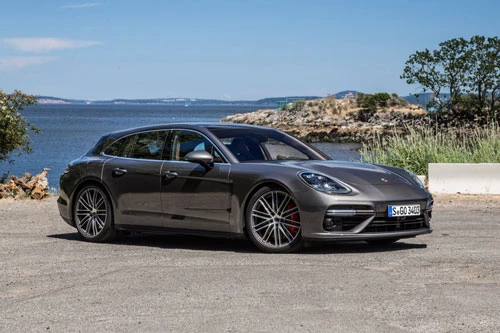 8. Porsche Panamera Sport Turismo.