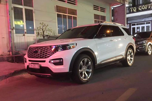 Ford Explorer 2020 đầu tiên về Việt Nam