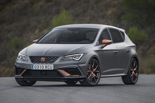 9. Seat Leon Cupra R (thời gian tăng tốc từ 0-100 km/h: 5,8 giây).