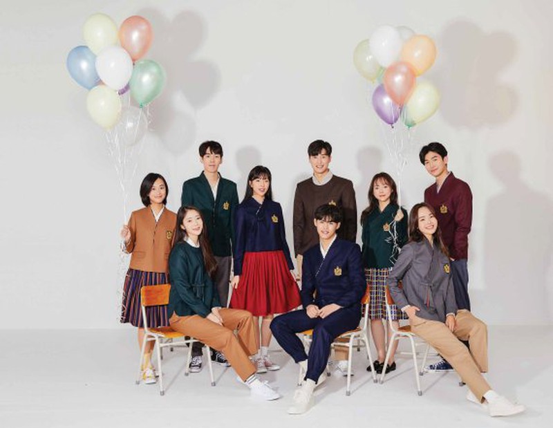 'Dân mạng' Hàn tranh cãi khi học sinh mặc hanbok đến trường