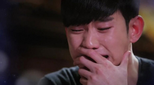 Đêm đầu tiên vợ chồng, anh lủi thủi lên phòng thờ thắp 1 nén nhang cho vợ cũ rồi mới tân hôn