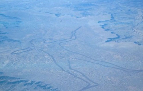 Ai là chủ nhân hình vẽ thổ dân khổng lồ dài 4,2km?