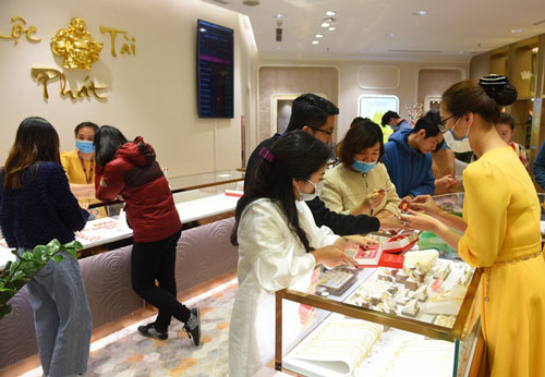 Ngày Vía Thần Tài trúng mùa dịch: Nhà vàng tặng "hàng độc" cho khách