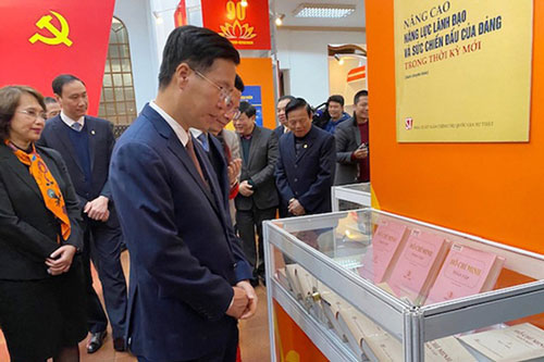 Triển lãm sách kỷ niệm 90 năm ngày thành lập Đảng