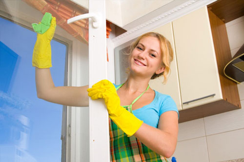 Mẹo làm sạch cửa kính chỉ mất 5 phút