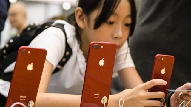 Apple đóng cửa toàn bộ cửa hàng và văn phòng tại Trung Quốc - Ảnh 2.