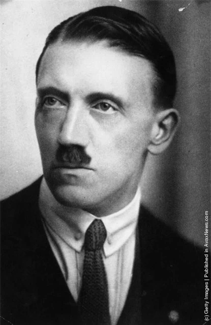 Khoảnh khắc cực độc trùm phát xít Hitler trước khi nổi tiếng - Hình 6 Khoanh khac cuc doc trum phat xit Hitler truoc khi noi tieng-Hinh-6