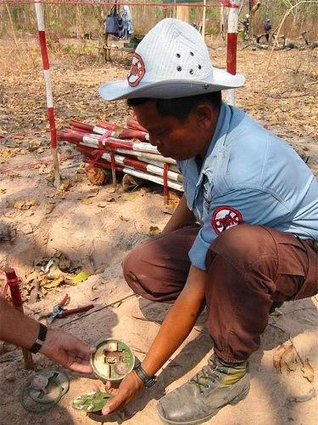 những vũ khí bị cấm sử dụng trong chiến tranh hình 5 nhung vu khi bi cam su dung trong chien tranh hinh 5