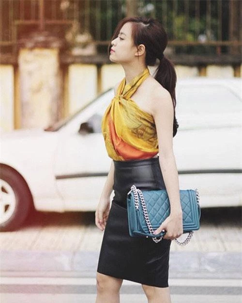Thời trang buộc khăn làm áo của sao Việt “đốt mắt” người nhìn - Hình 12 Thoi trang buoc khan lam ao cua sao Viet “dot mat” nguoi nhin-Hinh-12