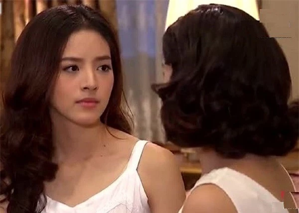 Trách mẹ chồng bạc khi 1 một mình chăm bà ốm suốt 2 năm mà khi mất bà lại di chúc toàn bộ nhà cửa cho con trai cả song khi đọc tới đoạn cuối của tờ di thư nàng dâu mới sững người hối hận - Ảnh 1. Trách mẹ chồng bạc khi 1 một mình chăm bà ốm suốt 2 năm mà khi mất bà lại di chúc toàn bộ nhà cửa cho con trai cả song khi đọc tới đoạn cuối của tờ di thư nàng dâu mới sững người hối hận - Ảnh 1.