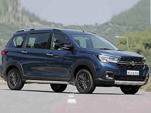 Suzuki XL7 - 'Anh em' của Ertiga giá rẻ, thách đấu Mitsubishi Xpander Cross