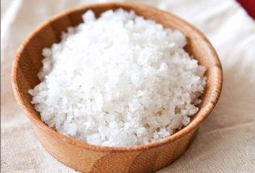 Đặt muối ở 5 chỗ này, may mắn ùn ùn kéo đến, cả năm đếm tiền mỏi tay