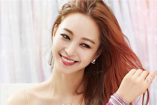 Sách trời đã ghi, phụ nữ sinh tháng Âm lịch này giàu nứt đố đổ vách, tiền tiêu không hết