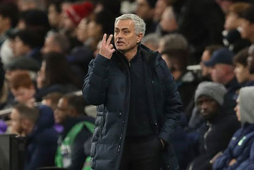 Thắng Man City nhưng Mourinho không buông tha VAR