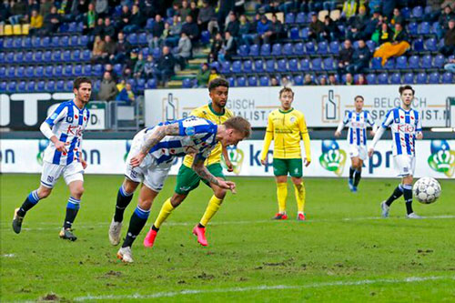 Văn Hậu dự bị trong ngày Heerenveen nếm trái đắng