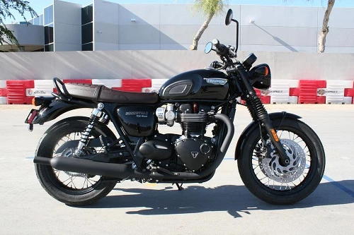 Triumph Bonneville T120 Black 2020.