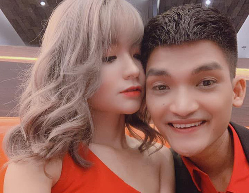 Bạn gái Mạc Văn Khoa chúc mừng đám cưới Duy Mạnh, vô tình để lộ mình cũng sắp kết hôn?