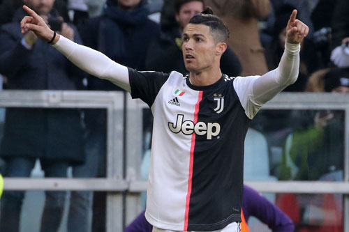 Ghi 1 bàn/trận, Ronaldo vẫn thua kỷ lục gia Serie A