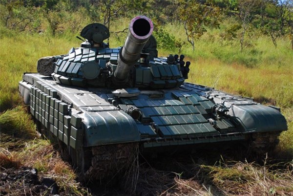 Nga chuyển giao cho Lào thêm một lô xe tăng Đại Bàng Trắng T-72B1 - Ảnh 1.