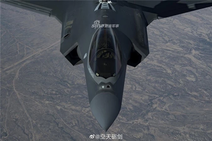 Tiep lieu tren khong cho tiem kich F-35: Kho nhu len troi!-Hinh-4