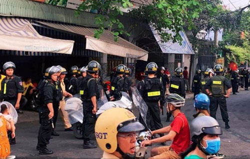 Đồng Nai: Chém chị vợ rồi ôm bình gas cố thủ