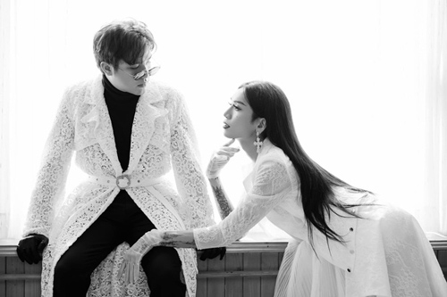 BB Trần tung ảnh mới với bạn trai khiến cư dân mạng giục "cưới ngay thôi"