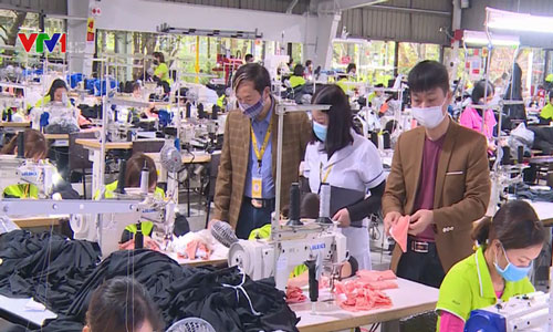 Thái Bình may khẩu trang, cấp phát miễn phí cho ngành giáo dục