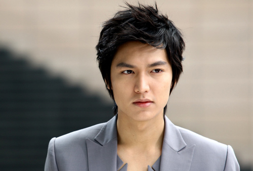 3 nét tướng của người đàn ông mang mệnh thiên tử, cuộc đời chắc chắn giàu sang phú quý