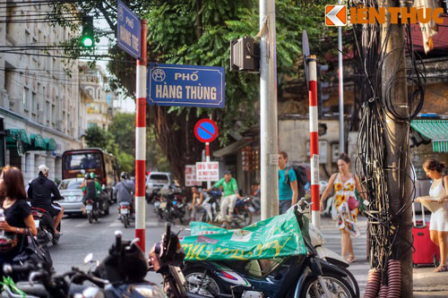 Bí mật ít người biết phía sau tên gọi phố Hàng Thùng