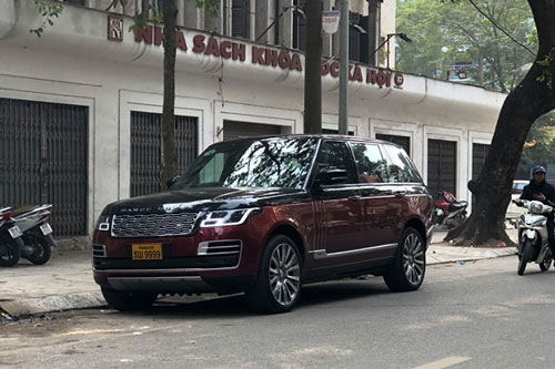 Xe Range Rover SV hơn 40 tỷ, biển số tứ quý 9 của Lào trên phố Việt